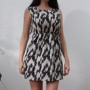 Forever 21 Contemporary Dress SZ M Feather Print